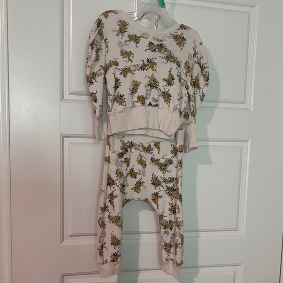 Jessica Simpson Kids Pajama Set - Cream and Yellow Floral - Picture 1 of 2